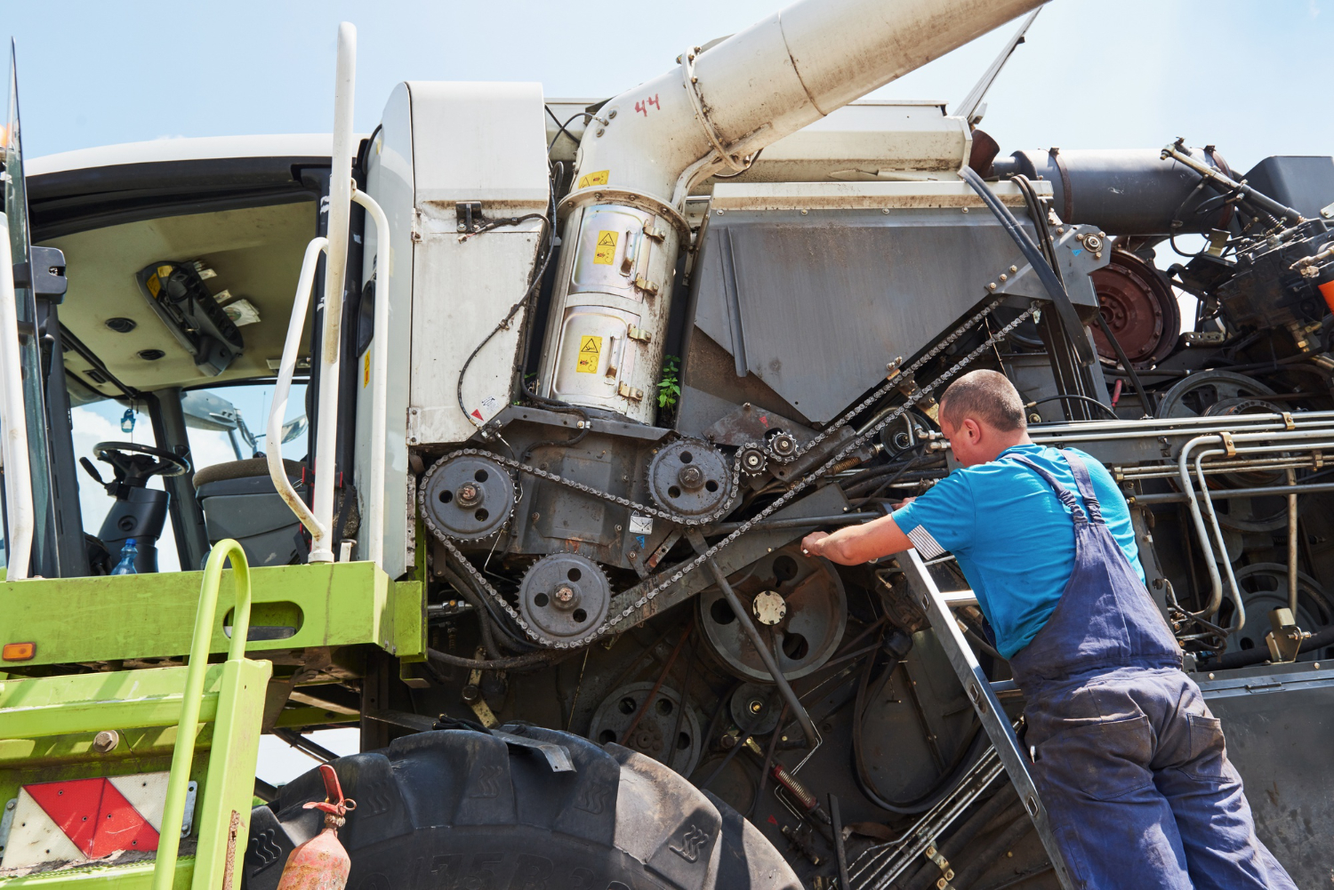 You are currently viewing Quels équipements optionnels choisir pour personnaliser son engin de chantier lors de l’achat neuf ?